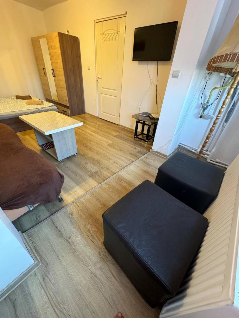 חונדוארה Affordable Apartment Close To The Castle מראה חיצוני תמונה